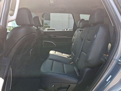 Certified 2024 Kia Telluride LX FWD image 10