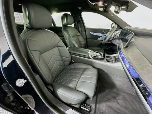 Certified 2023 BMW 740i w/ Executive Package image 28