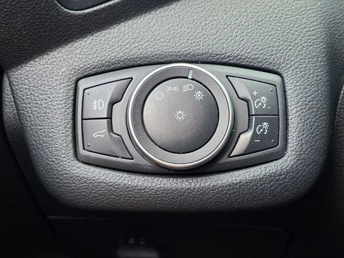 Used 2018 Ford Escape SE w/ SE Sync 3 Package FWD image 30