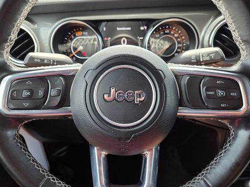 Certified 2022 Jeep Wrangler Unlimited Sahara AWD/4WD image 30