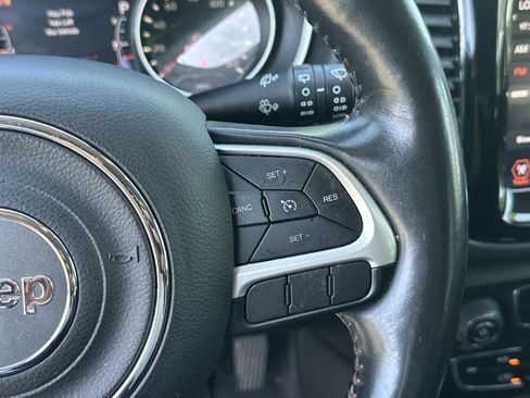 Used 2018 Jeep Compass Limited AWD/4WD image 23