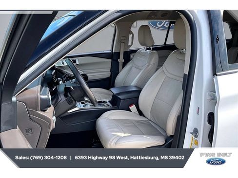 Certified 2022 Ford Explorer Platinum w/ Equipment Group 601A AWD/4WD image 18