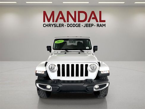 Used 2023 Jeep Gladiator Overland image 3