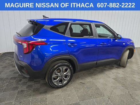 Used 2024 Kia Seltos LX AWD/4WD image 3