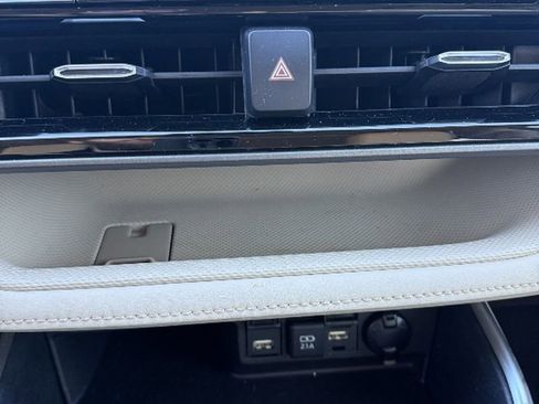 Used 2020 Toyota Highlander Limited image 24