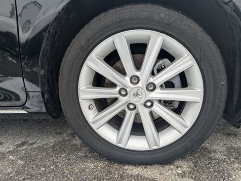 Used 2014 Toyota Camry XLE w/ Leather Package image 24