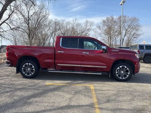 Used 2024 Chevrolet Silverado 1500 High Country w/ Technology Package image 2