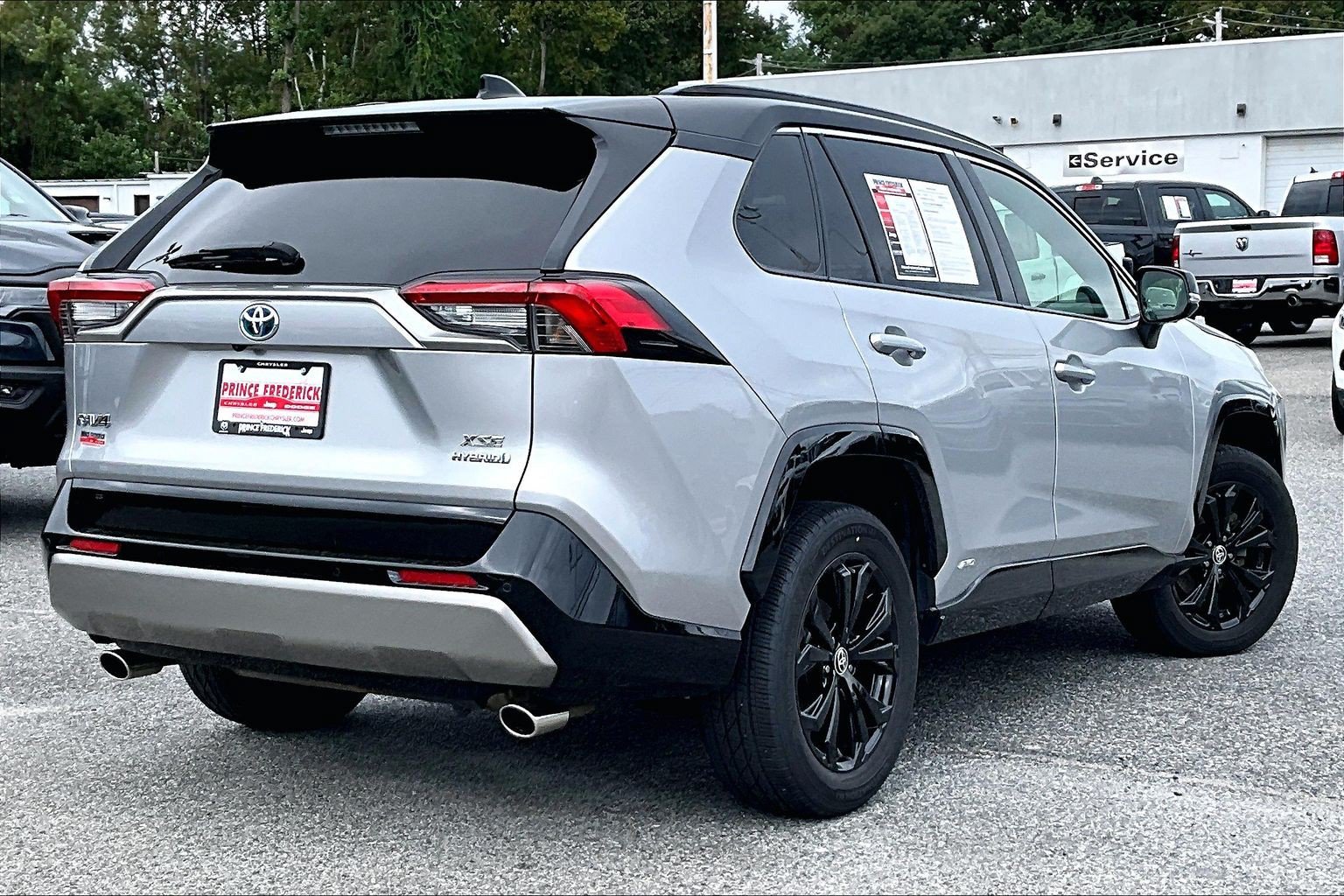 Used 2023 Toyota RAV4 XSE AWD/4WD image 10