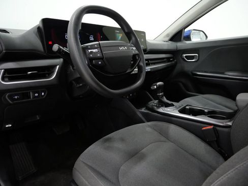 Used 2025 Kia K4 FWD image 11