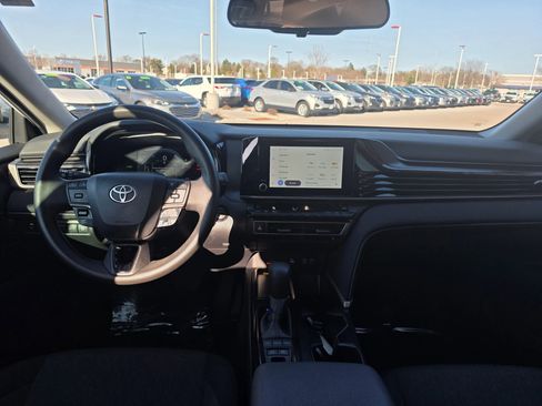 Used 2025 Toyota Camry LE FWD image 10