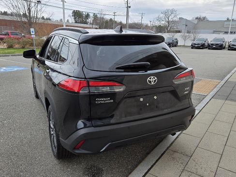 Used 2025 Toyota Corolla Cross XLE AWD/4WD image 11