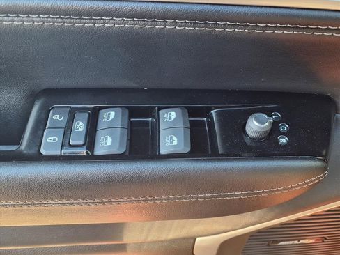 Used 2023 Jeep Wagoneer L Series II image 9