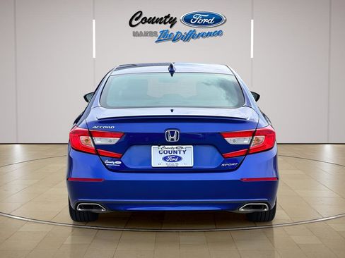 Used 2018 Honda Accord Sport image 2