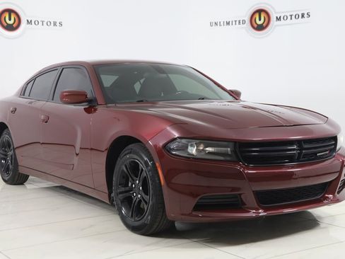 Used 2019 Dodge Charger SXT image 18