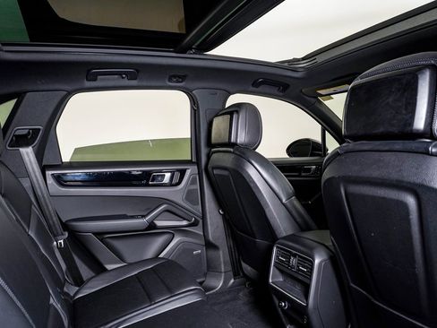 Certified 2022 Porsche Cayenne image 16
