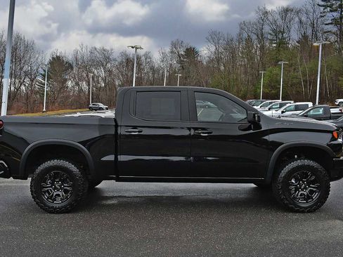 Used 2025 Chevrolet Silverado 1500 ZR2 w/ Technology Package image 6