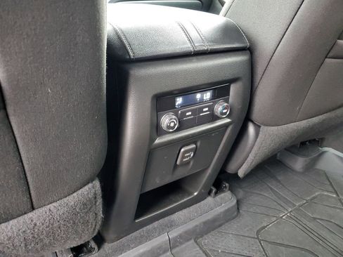 Certified 2023 Chevrolet Traverse LT w/ LPO, Floor Liner Package image 28