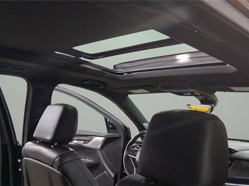 Used 2024 Cadillac XT6 Sport w/ Technology Package image 16