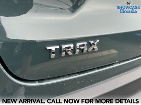 Used 2025 Chevrolet Trax LT w/ LT Convenience Package image 8