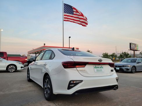 Used 2021 Kia Forte LXS FWD image 6