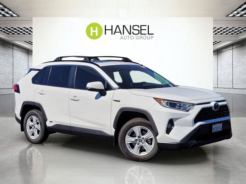 Used 2021 Toyota RAV4 XLE w/ Convenience Package AWD/4WD image 1