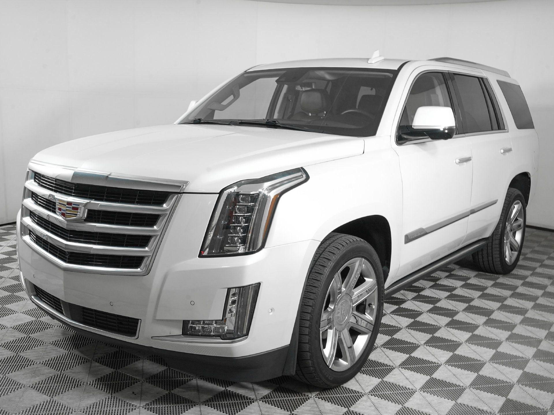 Used 2020 Cadillac Escalade Premium Luxury AWD/4WD image 8