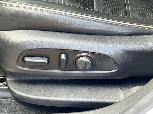 Used 2019 GMC Acadia Denali w/ Technology Package FWD image 20