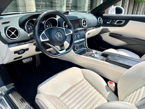 Used 2017 Mercedes-Benz SL 550 image 21