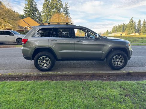 Used 2011 Jeep Grand Cherokee Limited w/ Luxury Group II image 6