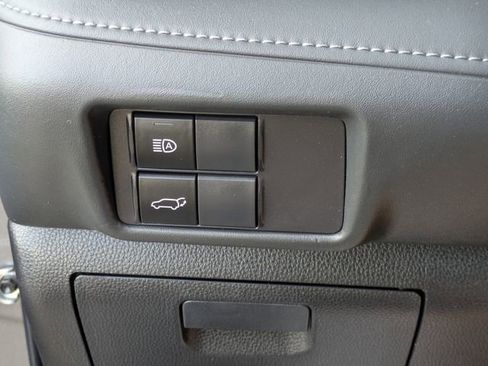 Used 2022 Toyota Highlander XLE image 23