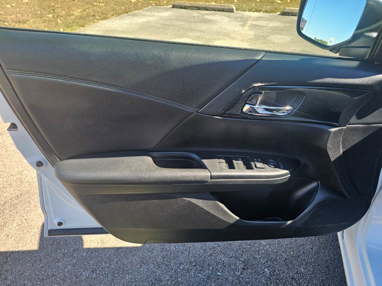 Used 2013 Honda Accord Sport image 23