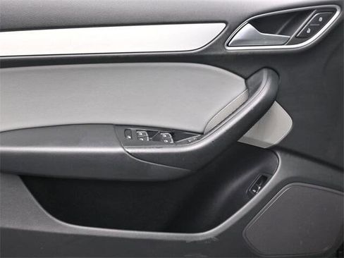 Used 2018 Audi Q3 2.0T Premium image 12