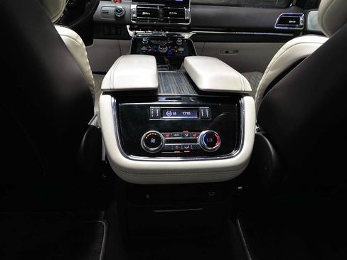 Used 2020 Lincoln Navigator Black Label w/ Cargo Convenience Package AWD/4WD image 10