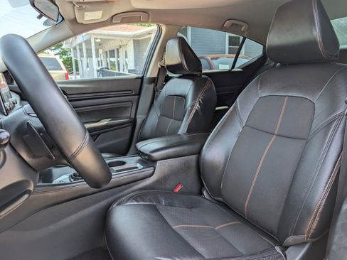 Used 2019 Nissan Altima 2.5 SR FWD image 17
