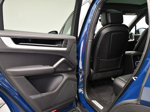 Used 2024 Porsche Cayenne S image 45