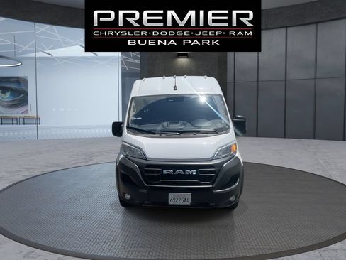 Used 2025 RAM ProMaster 2500 w/ Convenience Group FWD image 3