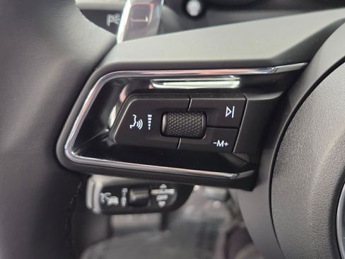 Certified 2026 Porsche Macan image 18