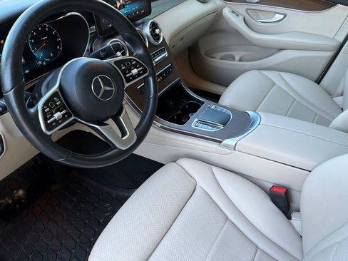 Used 2021 Mercedes-Benz GLC 300 4MATIC w/ Driver Assistance Package image 11