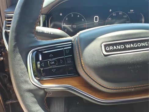 Used 2023 Jeep Grand Wagoneer L Series III AWD/4WD image 20
