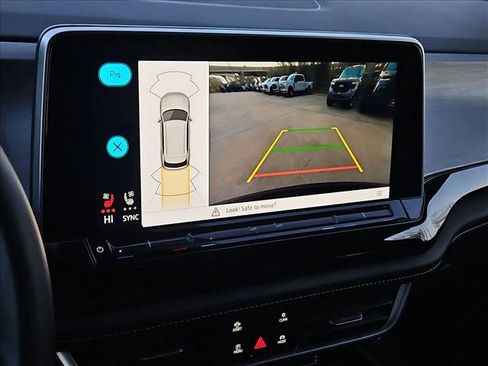 Used 2025 Volkswagen Atlas Cross Sport SE image 13