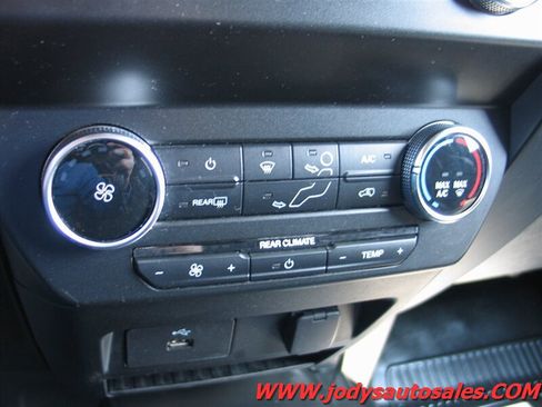 Used 2020 Ford Expedition XL AWD/4WD image 18