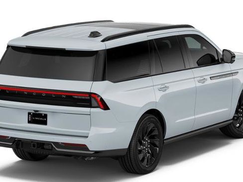 New 2026 Lincoln Navigator Reserve w/ Jet Appearance Package image 26