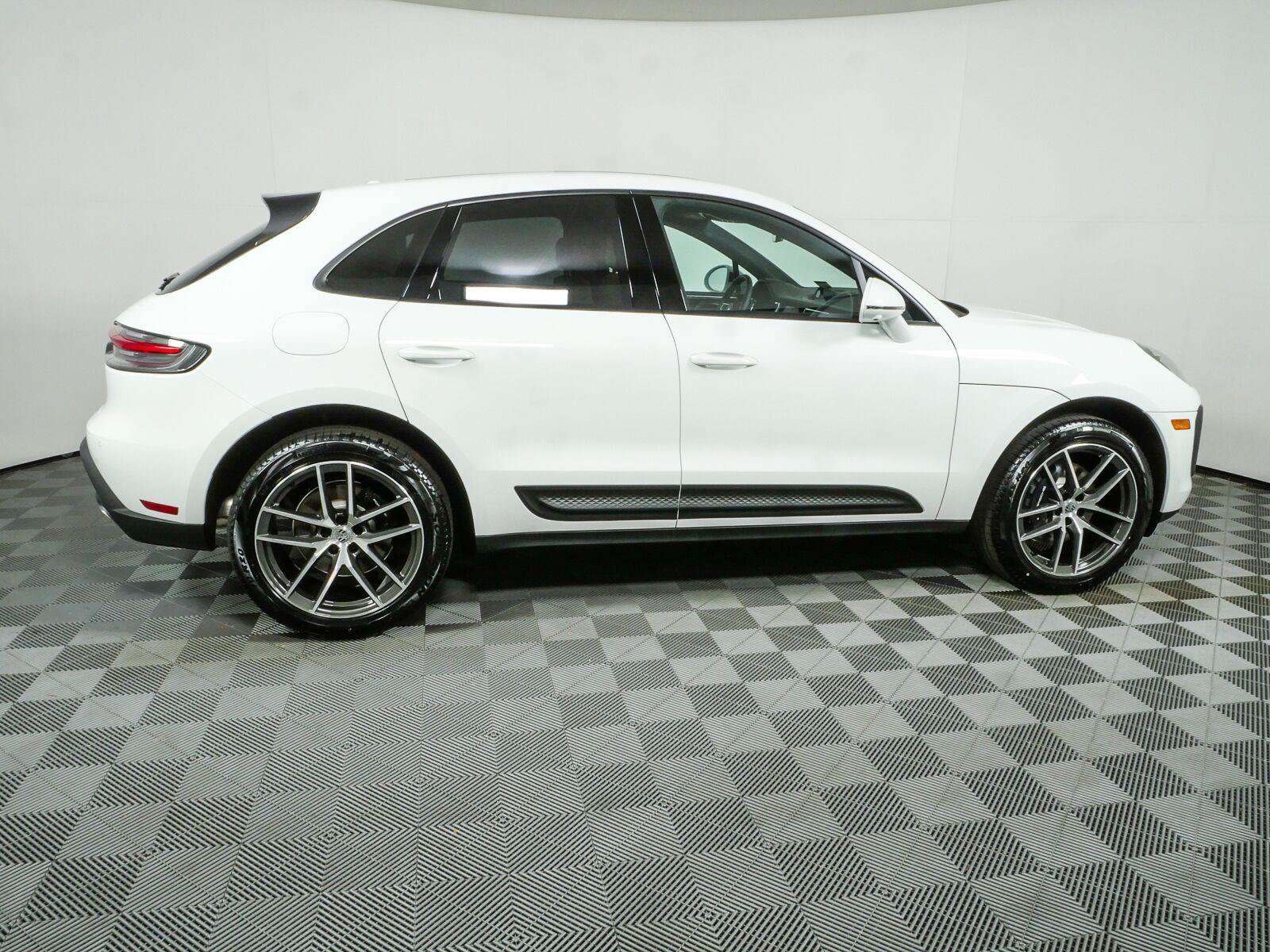 New 2026 Porsche Macan Turbo AWD/4WD image 29