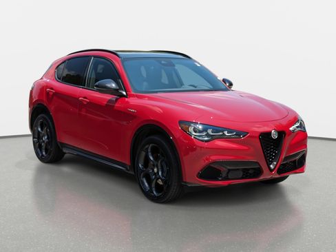 New 2024 Alfa Romeo Stelvio Veloce image 3
