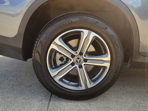 Used 2019 Mercedes-Benz GLC 300 w/ Premium Package image 15