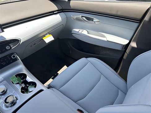 New 2026 Genesis GV70 2.5T Advanced AWD/4WD image 12