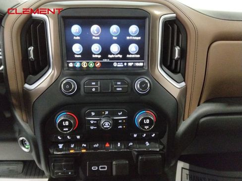Used 2023 Chevrolet Silverado 2500 High Country w/ Technology Package image 16
