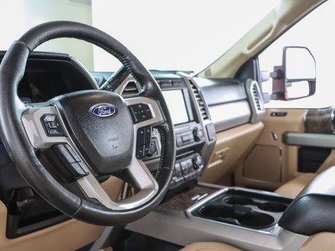 Used 2017 Ford F250 Lariat w/ Chrome Package AWD/4WD image 24