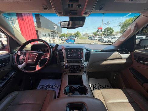 Used 2015 GMC Yukon XL SLT w/ Open Road Package AWD/4WD image 17