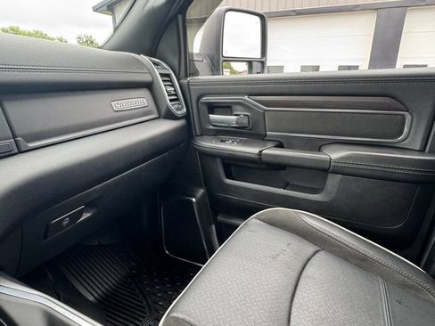Used 2025 RAM 2500 Laramie AWD/4WD image 39
